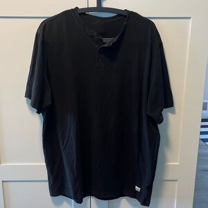 Vuori Men’s Henley Short Sleeve Shirt